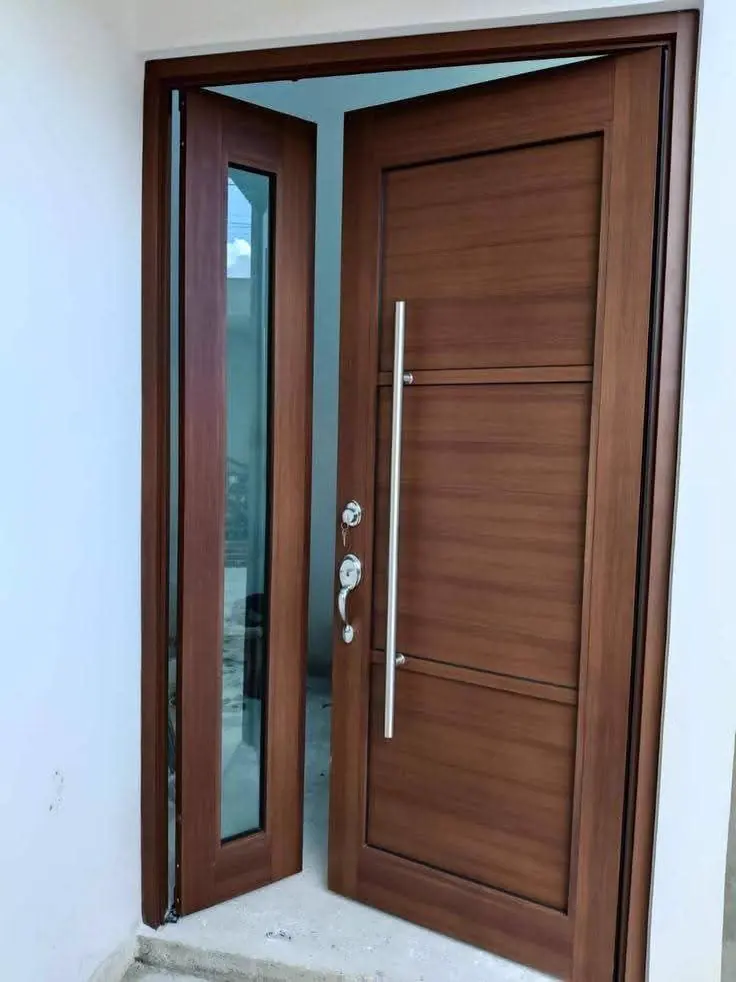 Puerta principal pivotante de aluminio